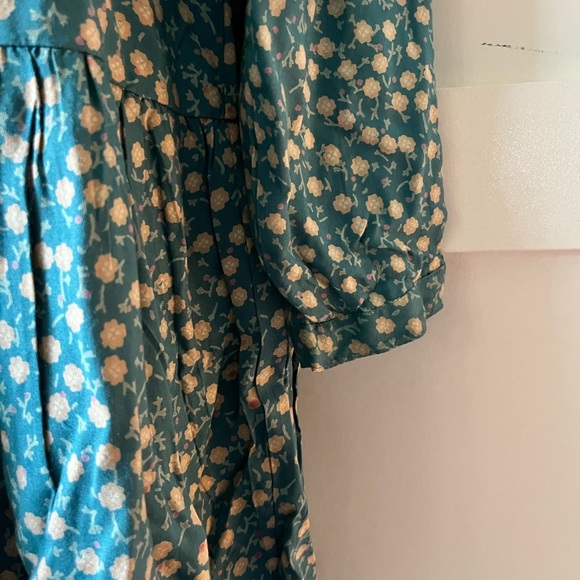 Farmhouse dress blue and yellow floral Button-Up long sleeve dress - Picture 3 of 6